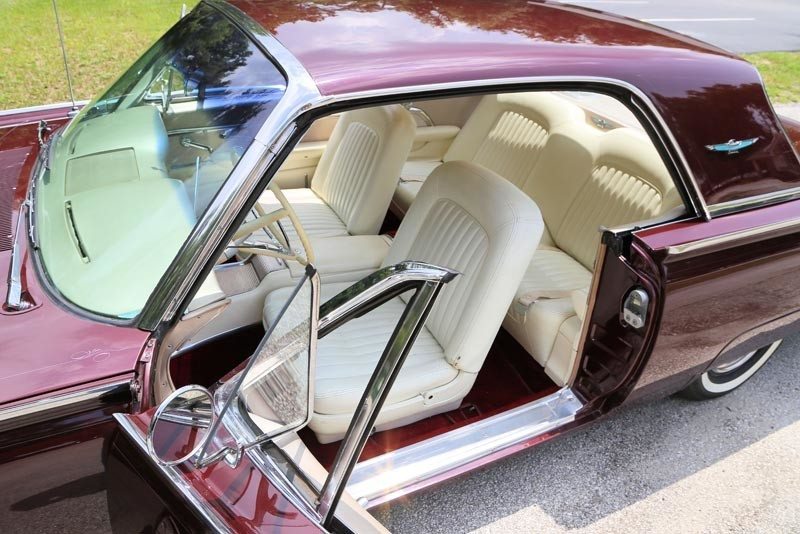 1962 Ford Thunderbird Interior