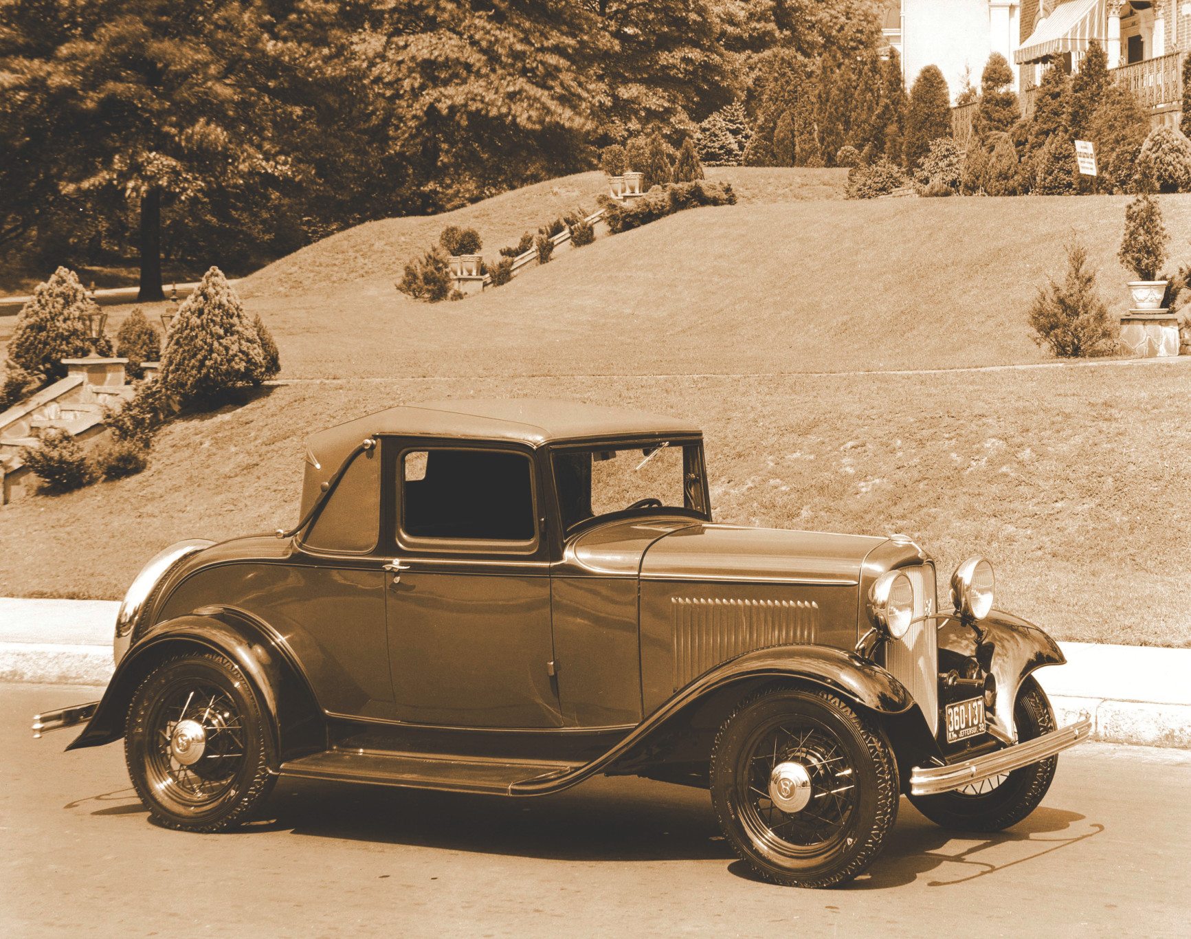 1932 Ford sport coupe