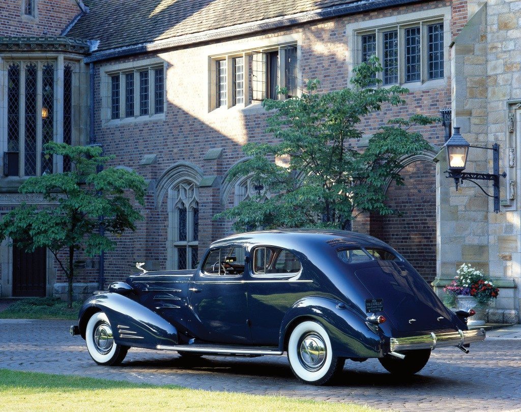 1933 Cadillac V16 Aero-Dynamic Coupe Side and Rear