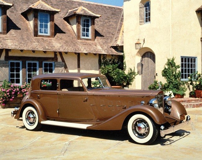 1933 Packard 1108