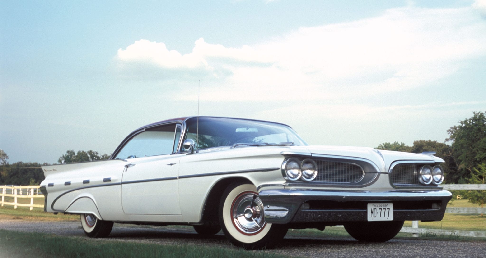 1959 Pontiac Bonneville - Rod And Custom Magazine - Design Corral