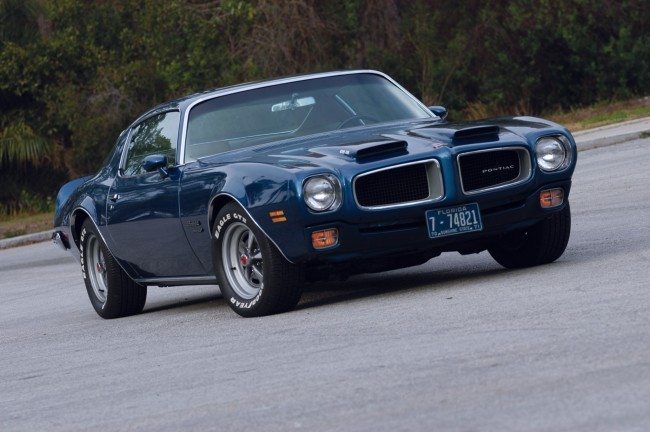 1970 Pontiac Firebird Formula 400 Stance