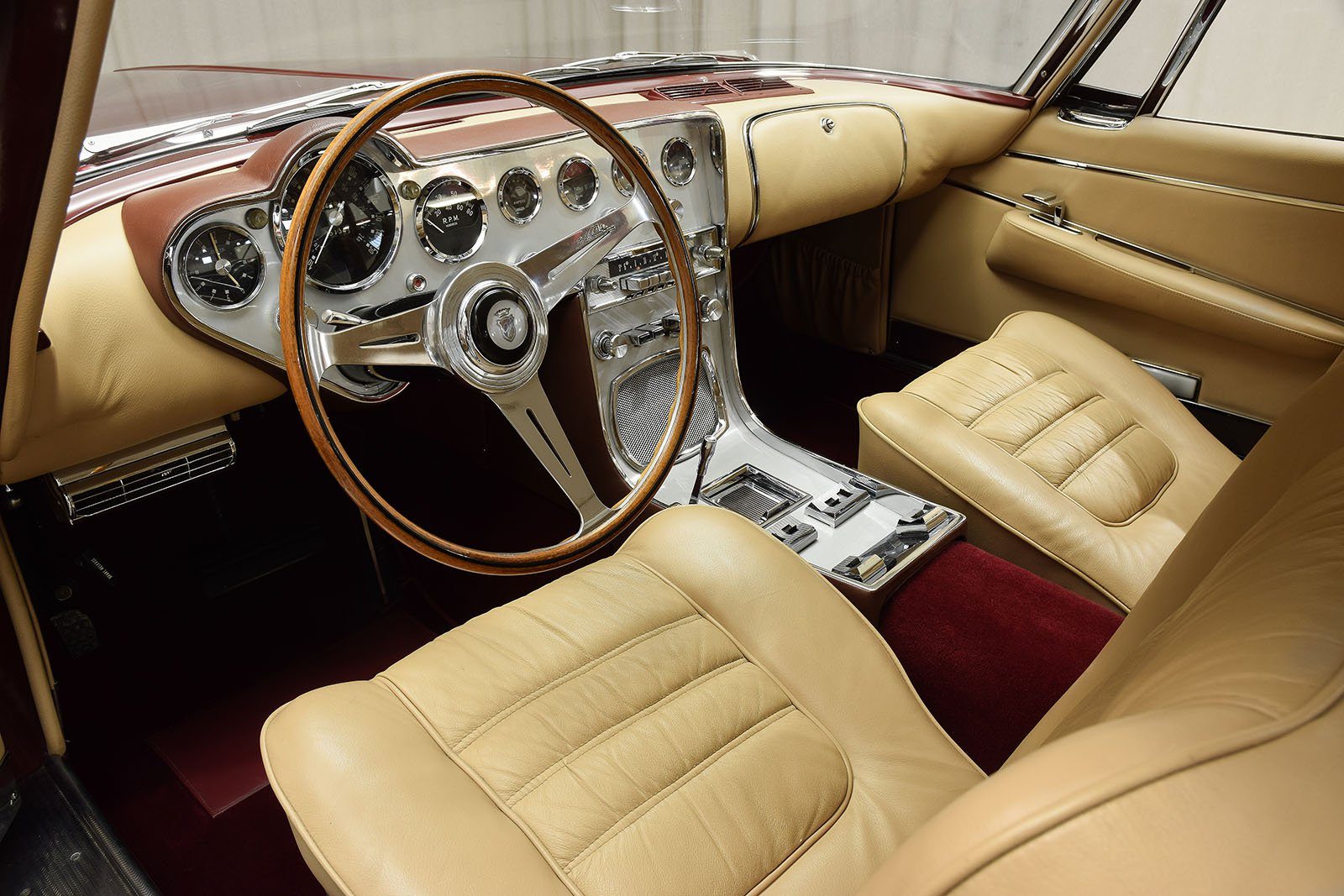 1963 Ghia L6.4 Coupe interior