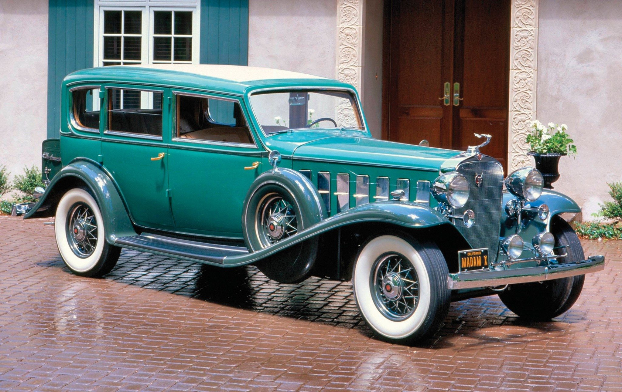 Green-Cadillac-One-off-Madam-X-sedan.jpg