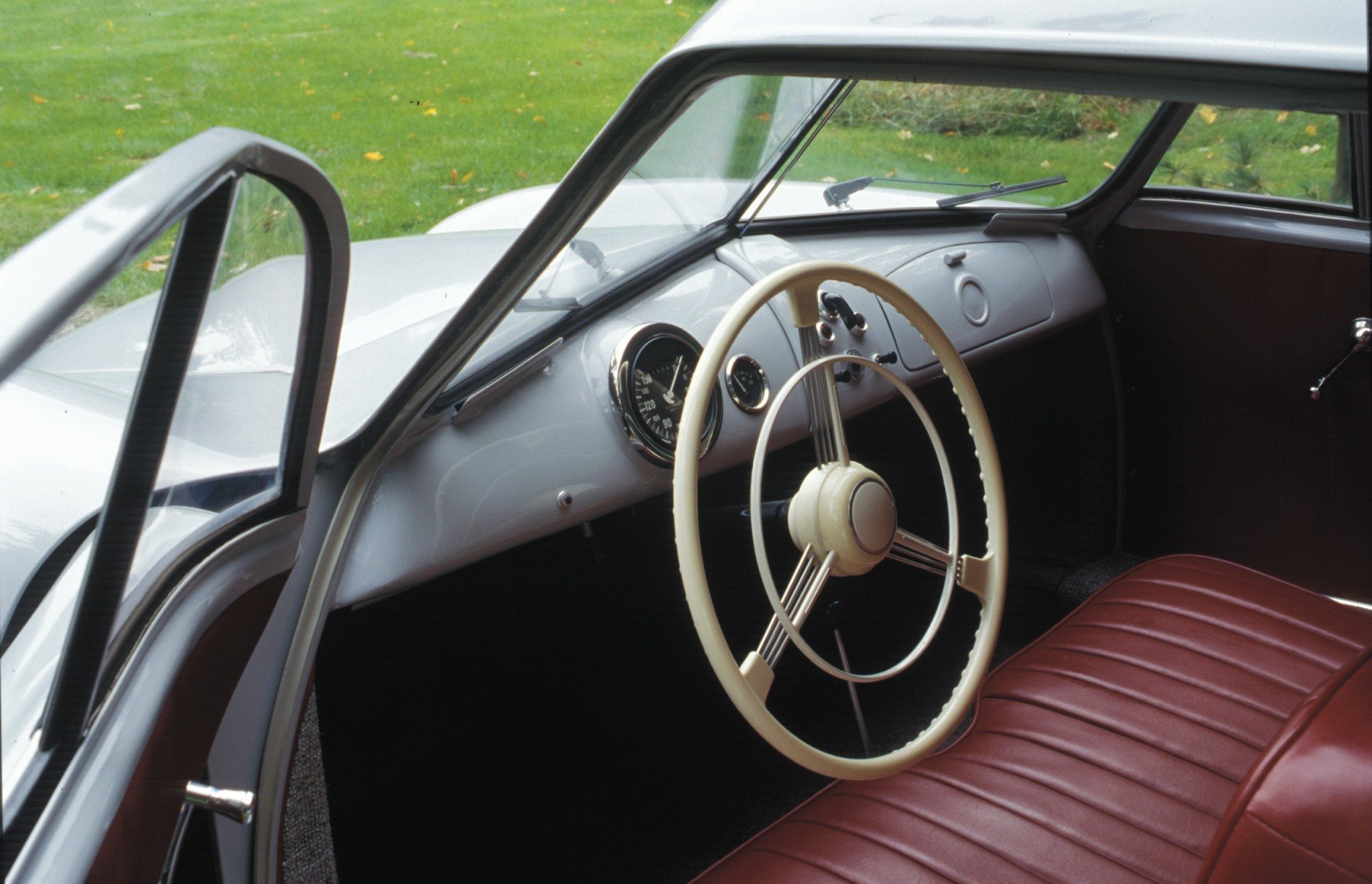 Porsche 356 interior and dash